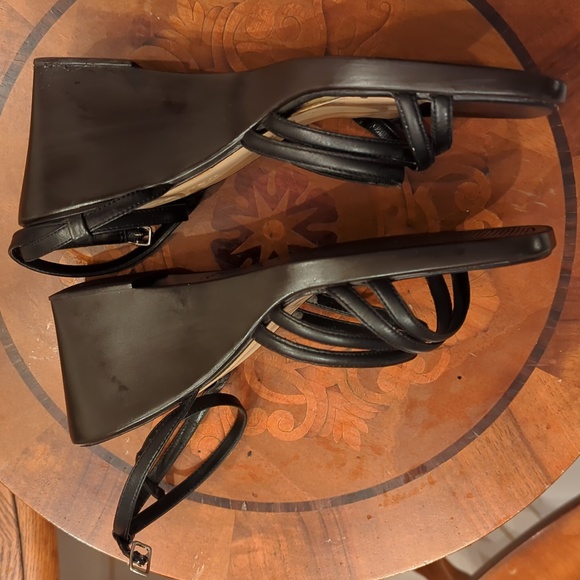 'Naturalizer' brand Size 9 Leather upper. Meyer&Frank's sold. - Picture 4 of 10